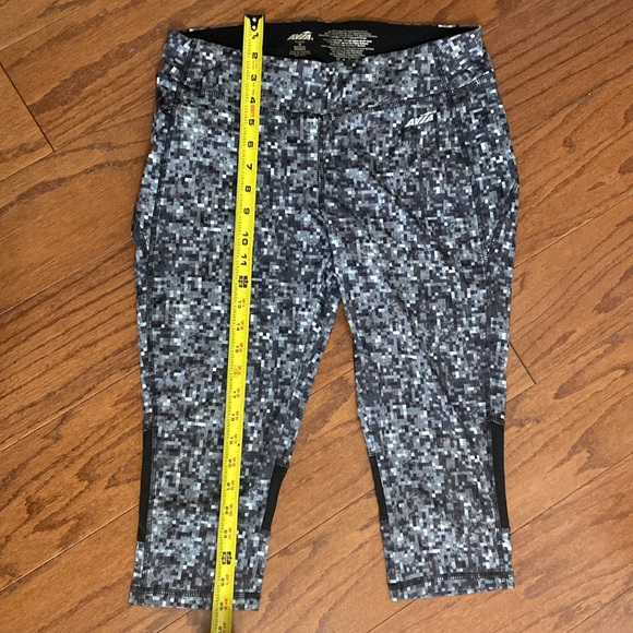 Avia capris length blk gray yoga pants - Size medium - Picture 11 of 14